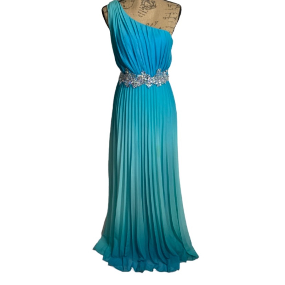 Speechless Ombré turquoise pleated evening dress